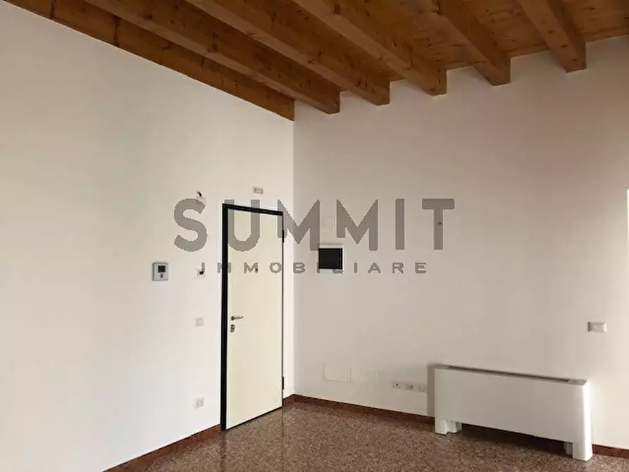 Immagine 10 di Ufficio in vendita  in Schio a Schio