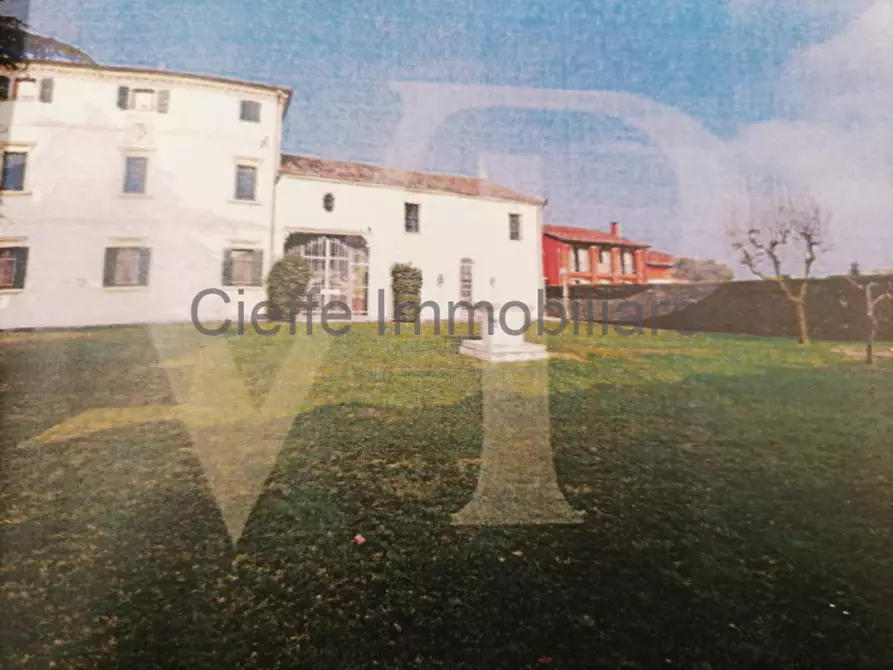 Immagine 1 di Villa in vendita  in SANT'ANGELO a Santa Maria Di Sala