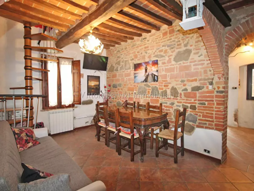 Immagine 4 di Casa bifamiliare in vendita  in via della resistenza a Montepulciano