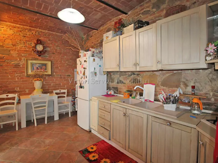 Immagine 6 di Casa bifamiliare in vendita  in via della resistenza a Montepulciano