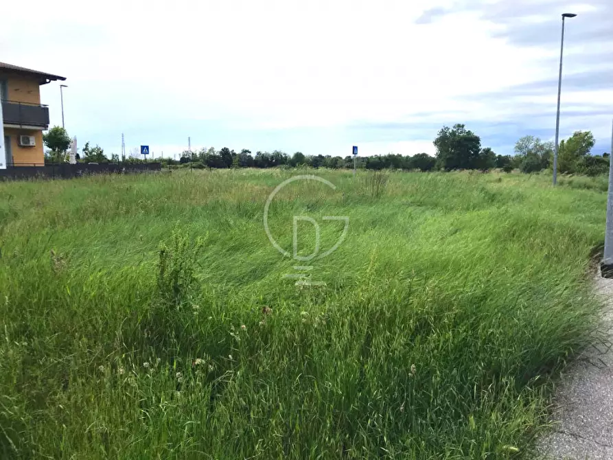 Immagine 3 di Terreno in vendita  in Sam Martino della Battaglia via Zeneroni a Desenzano Del Garda