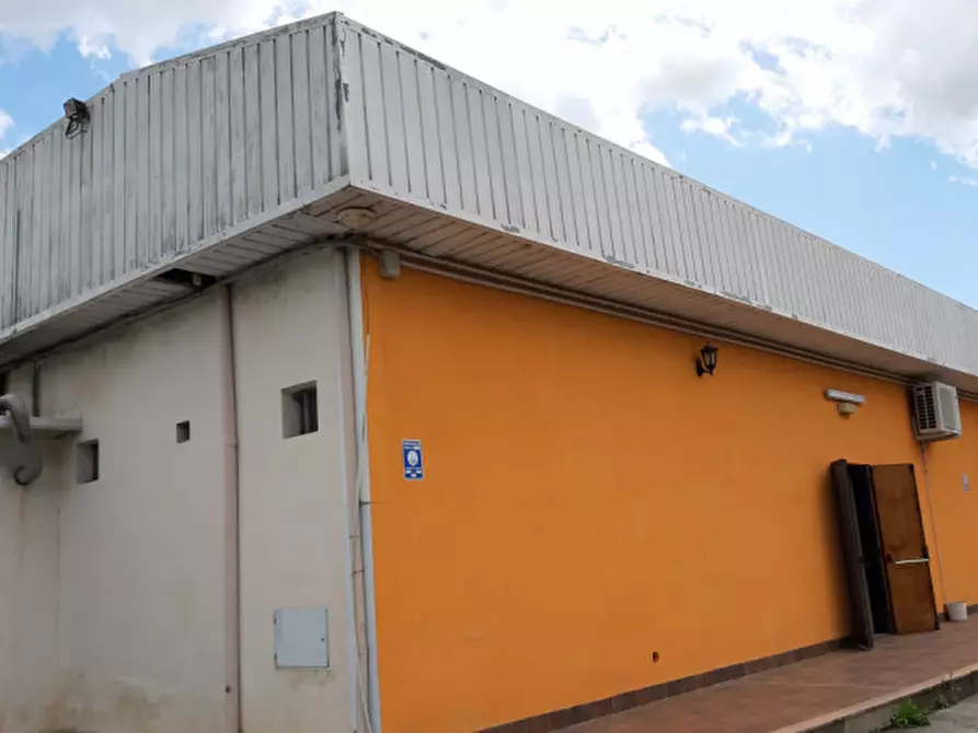 Immagine 2 di Negozio in affitto  in Via Sirio Corona 1 a Sora