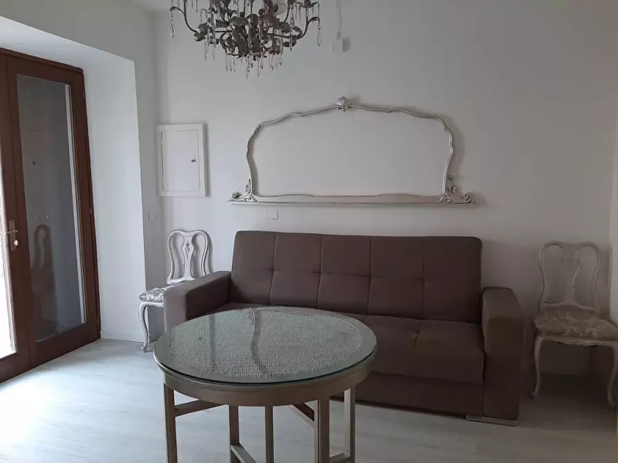 Immagine 1 di Appartamento in vendita  a Castelnuovo Del Garda