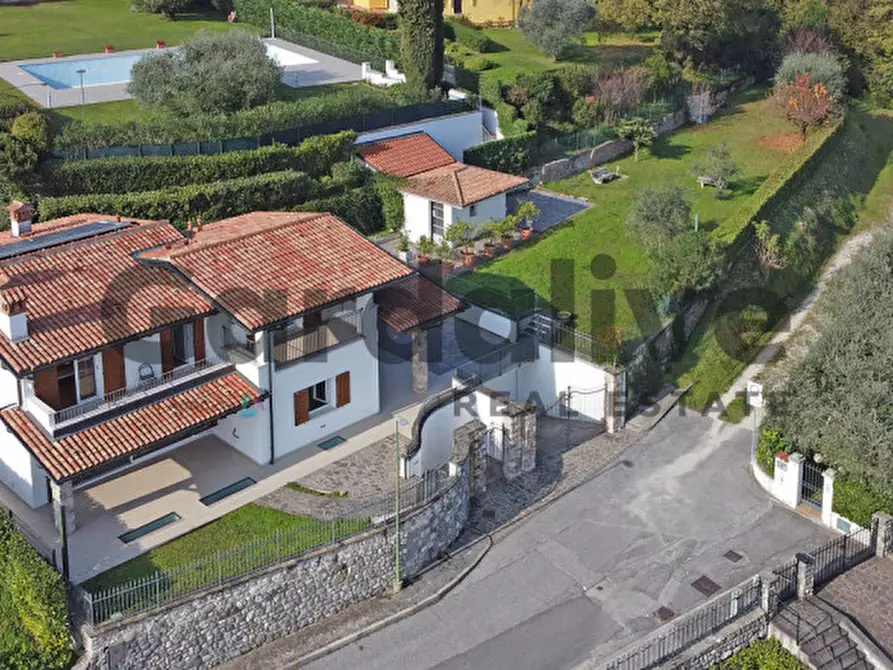 Immagine 1 di Villa in vendita  a Soiano Del Lago