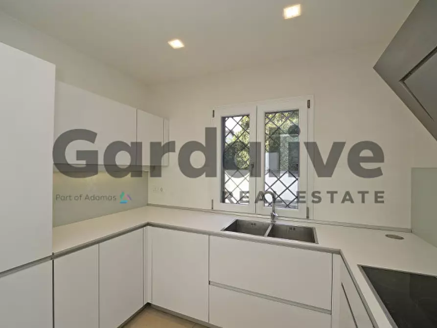 Immagine 9 di Villa in vendita  a Soiano Del Lago