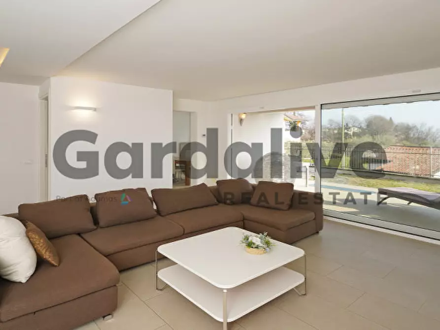 Immagine 17 di Villa in vendita  a Soiano Del Lago