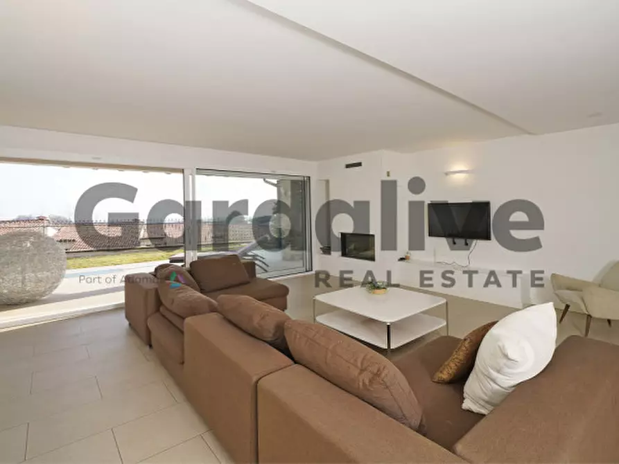 Immagine 20 di Villa in vendita  a Soiano Del Lago