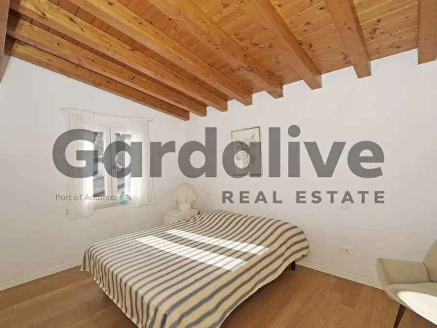 Immagine 25 di Villa in vendita  a Soiano Del Lago