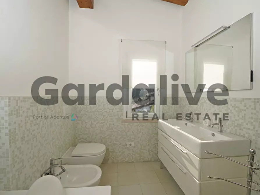 Immagine 27 di Villa in vendita  a Soiano Del Lago