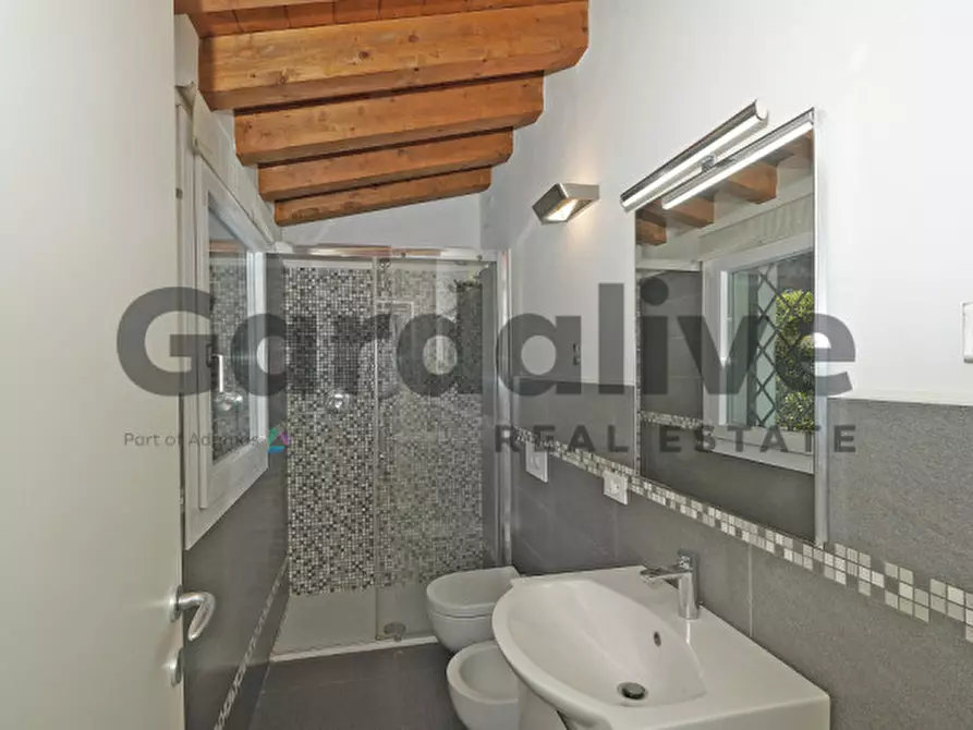 Immagine 35 di Villa in vendita  a Soiano Del Lago