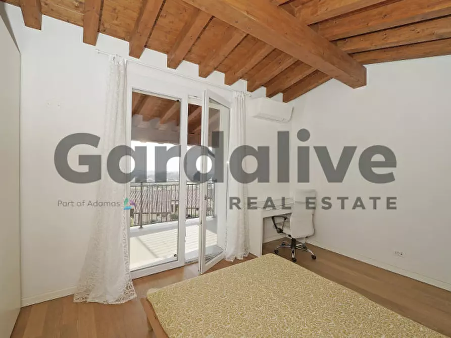 Immagine 37 di Villa in vendita  a Soiano Del Lago