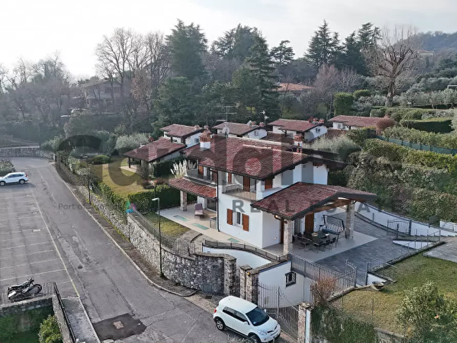 Immagine 57 di Villa in vendita  a Soiano Del Lago