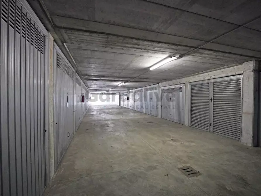 Immagine 22 di Appartamento in vendita  in Via Caldera 14 a Toscolano-Maderno