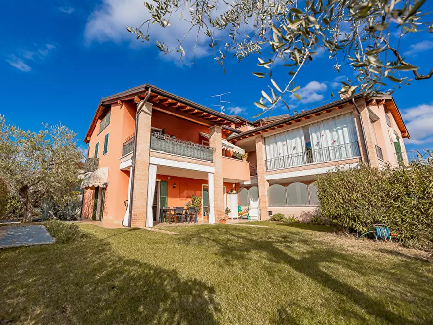 Immagine 1 di Appartamento in vendita  a Cavaion Veronese