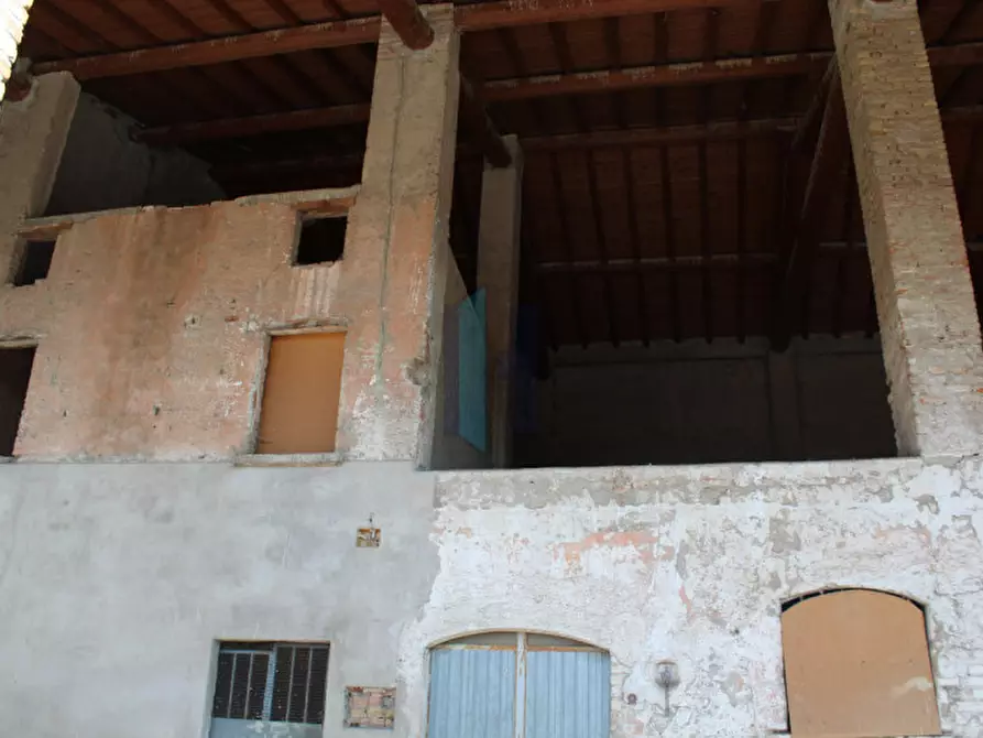 Immagine 3 di Rustico / casale in vendita  a Calvisano