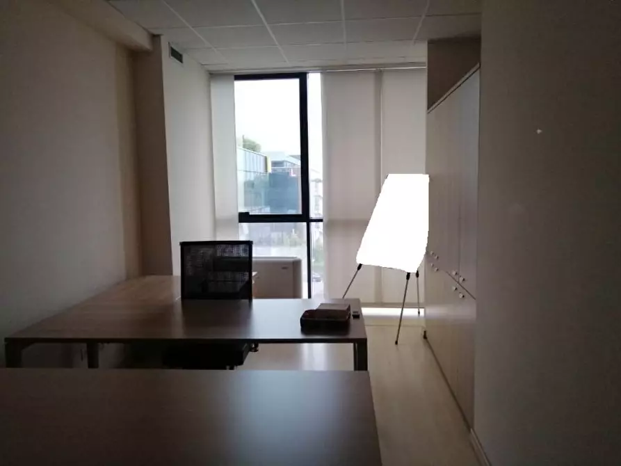 Immagine 4 di Ufficio in affitto  in VIALE GRAN SAN BERNARDO a Rozzano