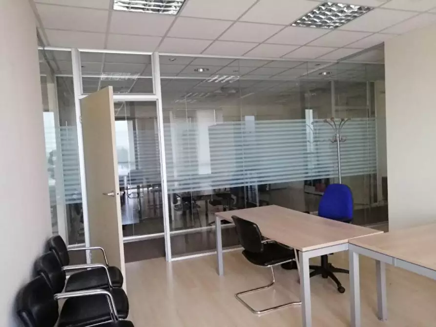 Immagine 10 di Ufficio in affitto  in VIALE GRAN SAN BERNARDO a Rozzano