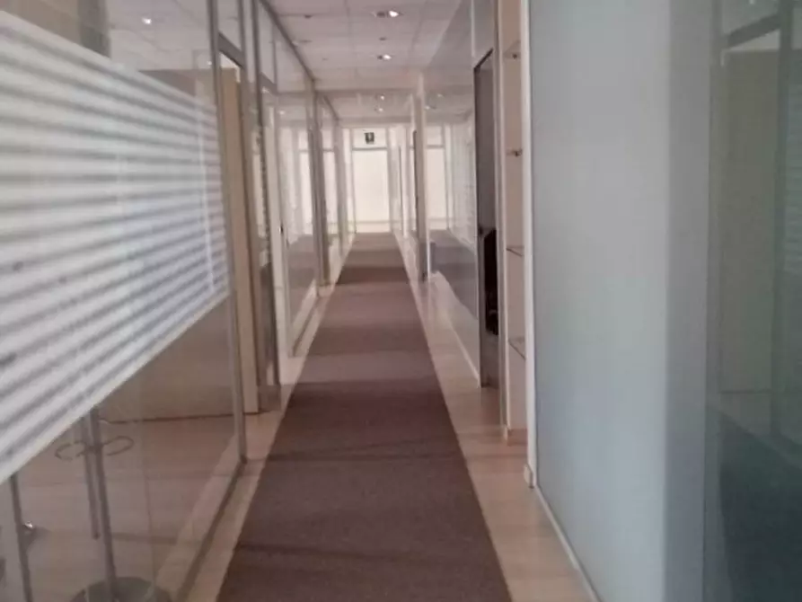Immagine 12 di Ufficio in affitto  in VIALE GRAN SAN BERNARDO a Rozzano
