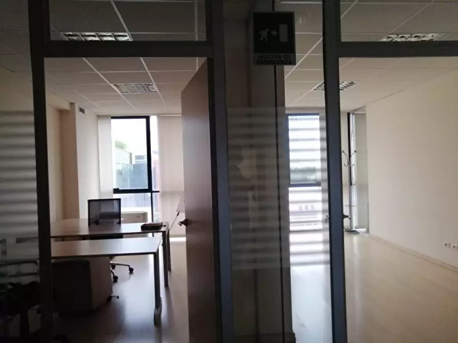 Immagine 21 di Ufficio in affitto  in VIALE GRAN SAN BERNARDO a Rozzano