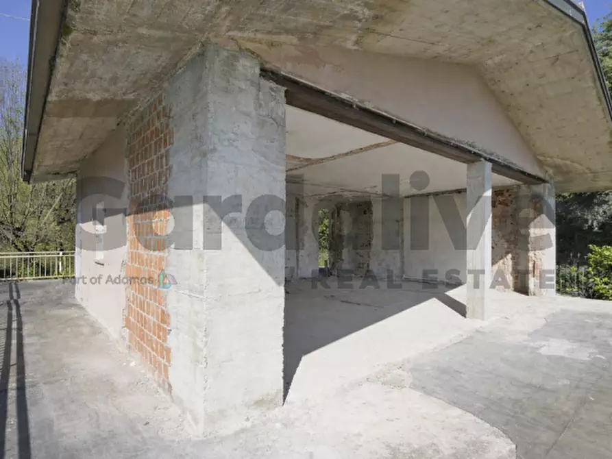 Immagine 2 di Villa in vendita  in Via Bocca di Croce 1 a Salò