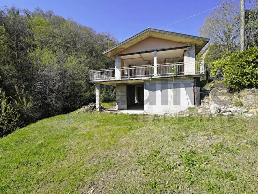 Immagine 3 di Villa in vendita  in Via Bocca di Croce 1 a Salò