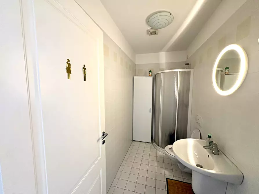 Immagine 33 di Ufficio in affitto  in viale Miramare 15 a Trieste