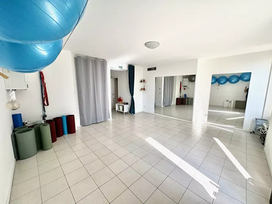 Immagine 38 di Ufficio in affitto  in viale Miramare 15 a Trieste
