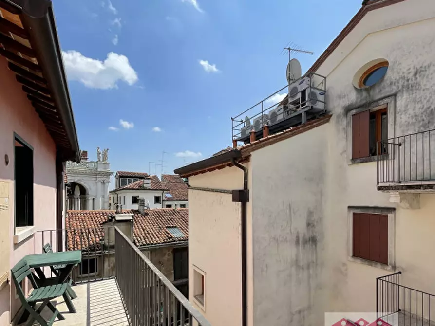 Immagine 13 di Appartamento in affitto  in Contrà Do Rode 8 a Vicenza