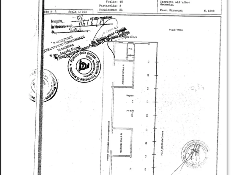 Immagine 1 di Negozio in vendita  a Siracusa