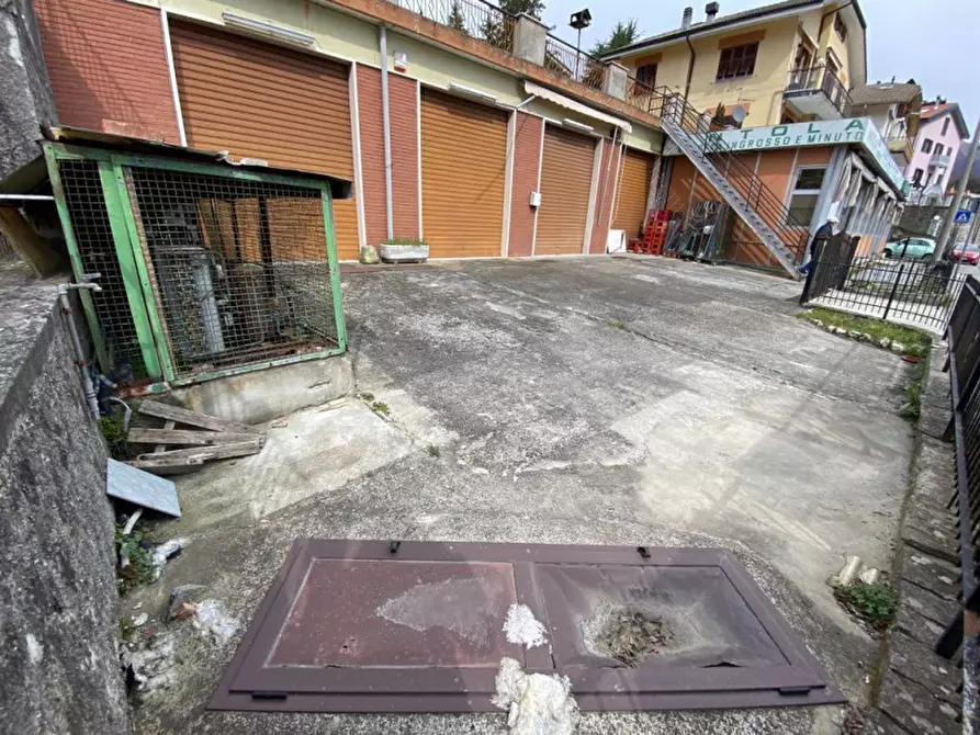 Immagine 14 di Capannone industriale in vendita  a Montoggio