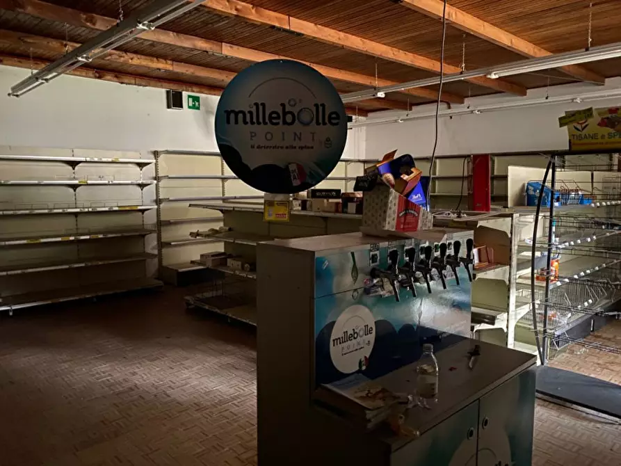 Immagine 21 di Capannone industriale in vendita  a Montoggio