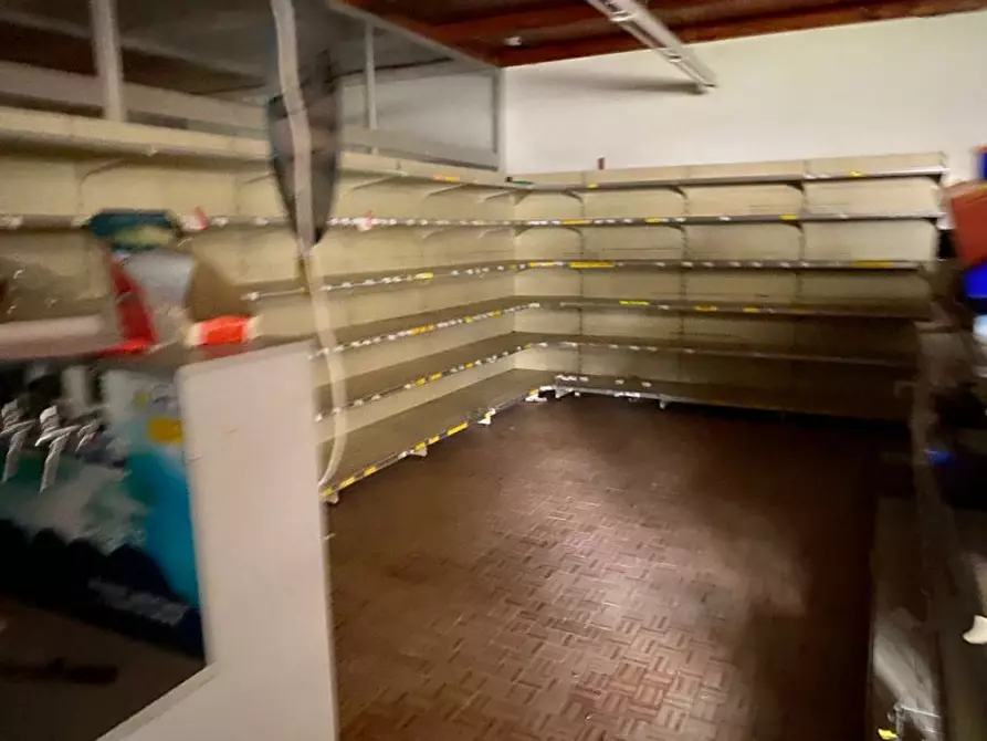 Immagine 25 di Capannone industriale in vendita  a Montoggio