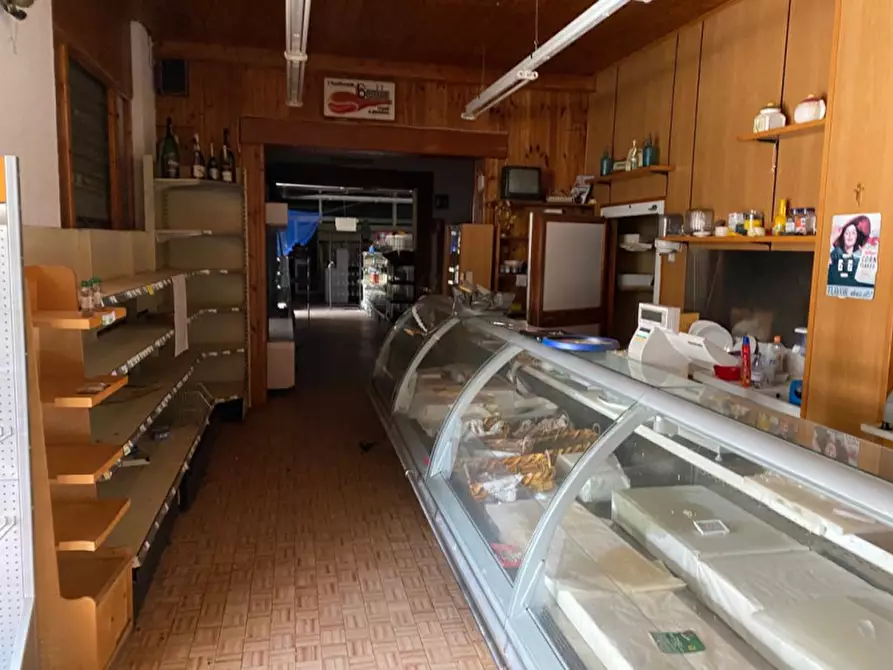 Immagine 28 di Capannone industriale in vendita  a Montoggio