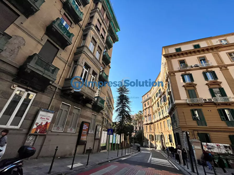 Immagine 2 di Attività commerciale in vendita  in Via del Parco Margherita a Napoli