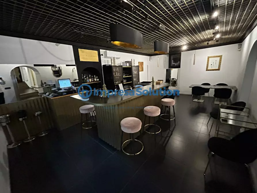 Immagine 7 di Attività commerciale in vendita  in Via del Parco Margherita a Napoli