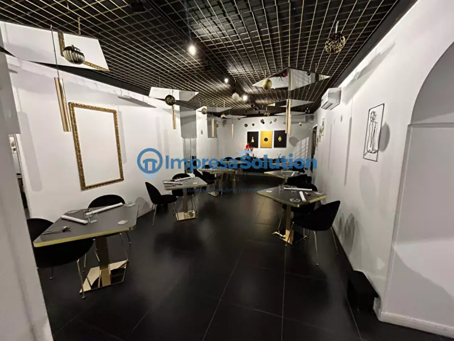 Immagine 8 di Attività commerciale in vendita  in Via del Parco Margherita a Napoli