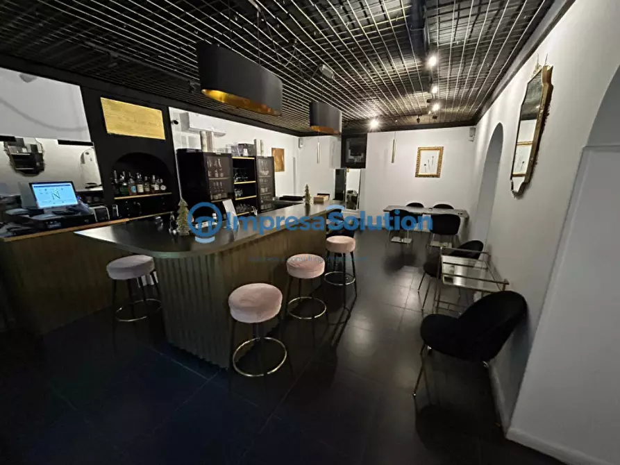 Immagine 9 di Attività commerciale in vendita  in Via del Parco Margherita a Napoli