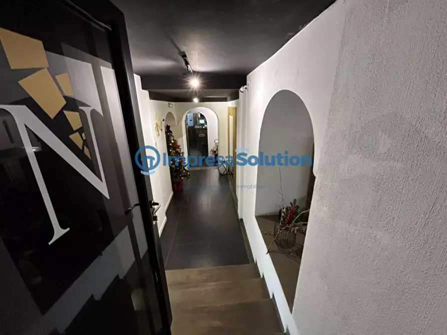 Immagine 10 di Attività commerciale in vendita  in Via del Parco Margherita a Napoli