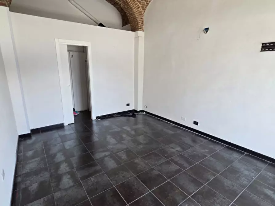 Immagine 2 di Negozio in affitto  in Piazza Sisto a Savona