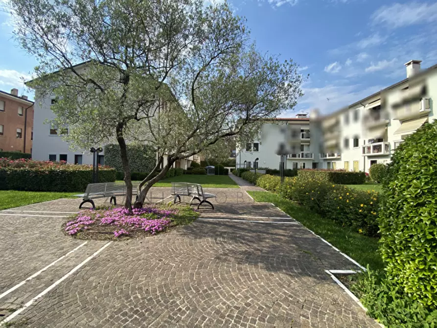 Immagine 28 di Negozio in vendita  a Castelfranco Veneto