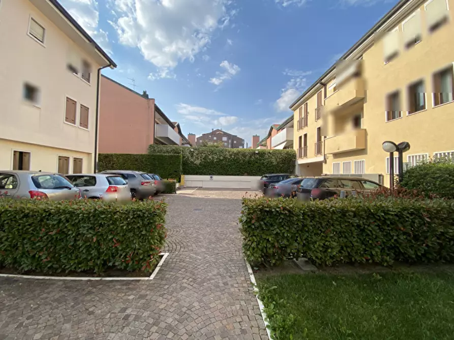 Immagine 30 di Negozio in vendita  a Castelfranco Veneto