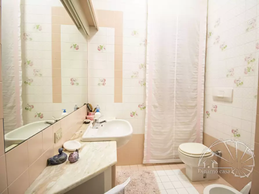 Immagine 6 di Villa in vendita  a Carmignano