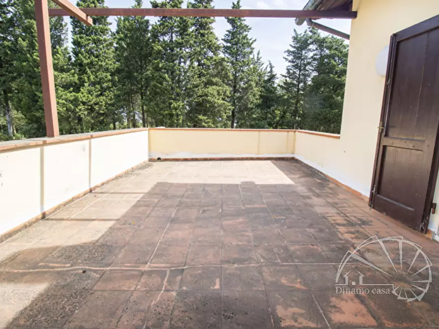 Immagine 8 di Villa in vendita  a Carmignano