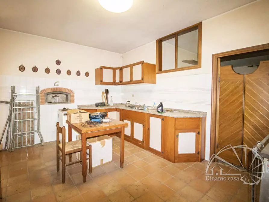 Immagine 14 di Villa in vendita  a Carmignano