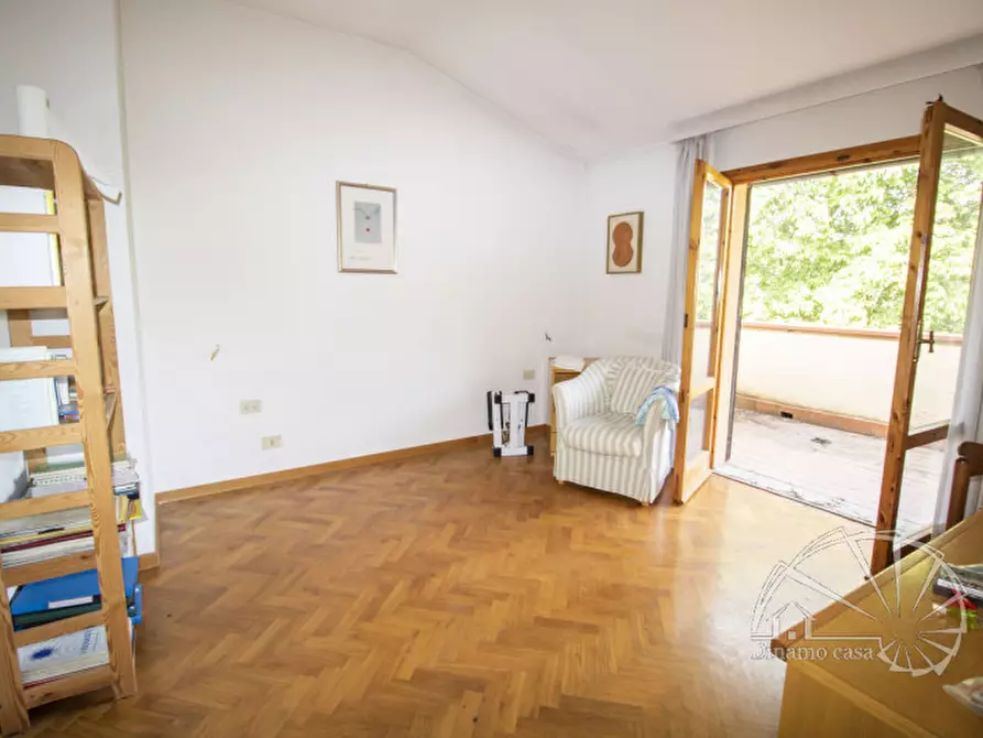 Immagine 20 di Villa in vendita  a Carmignano