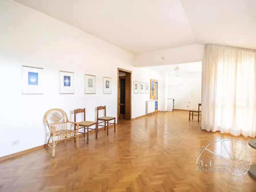 Immagine 26 di Villa in vendita  a Carmignano