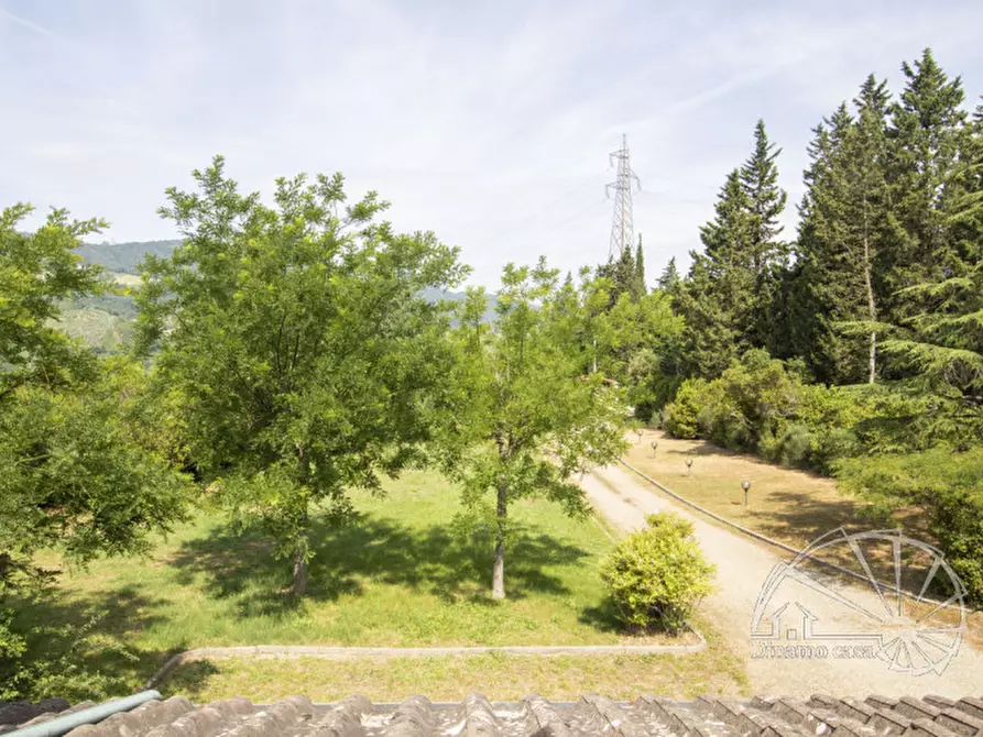Immagine 29 di Villa in vendita  a Carmignano