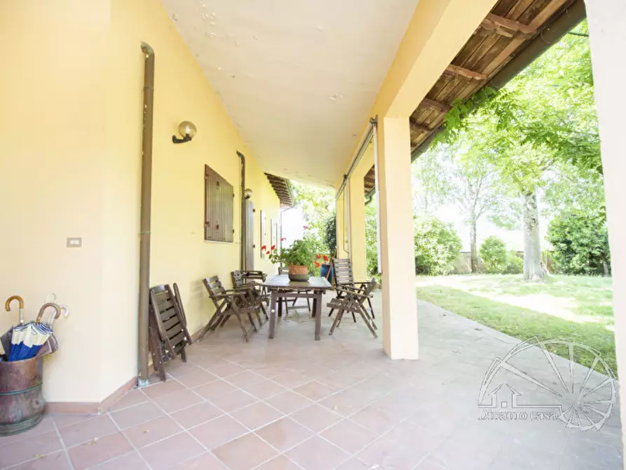 Immagine 31 di Villa in vendita  a Carmignano