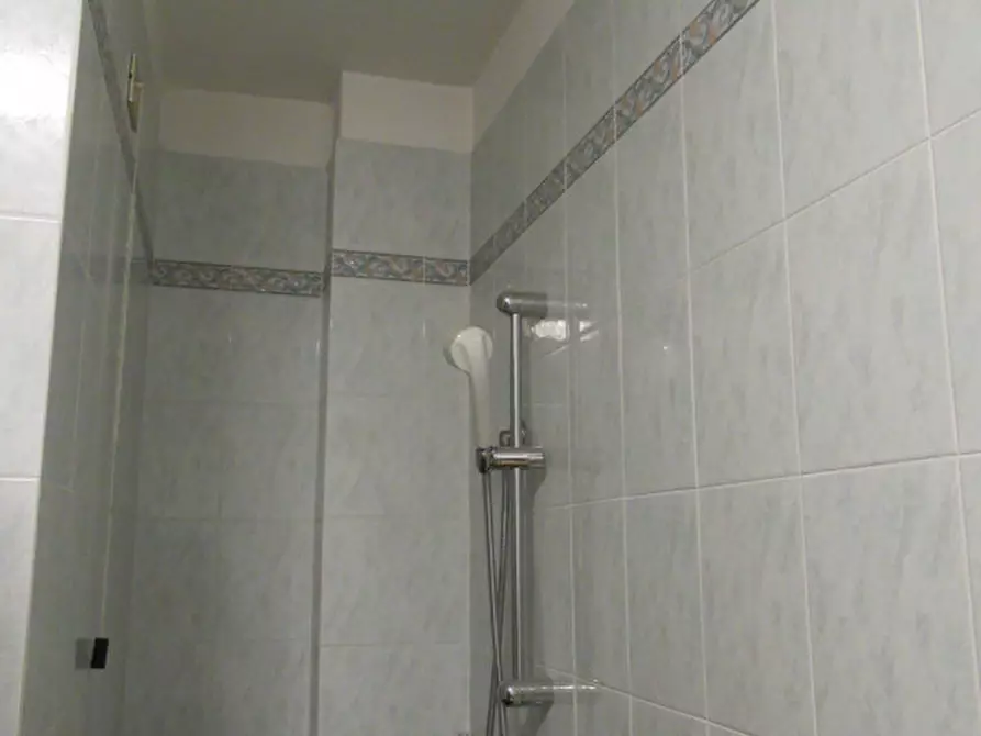 Immagine 9 di Ufficio in vendita  a Arcade