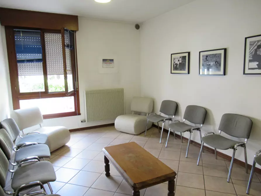 Immagine 14 di Ufficio in vendita  a Arcade